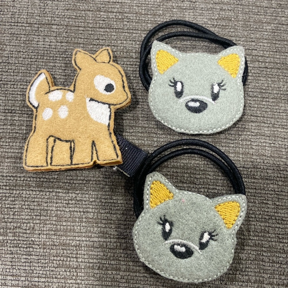 Hair accessories - Picture 1 of 1